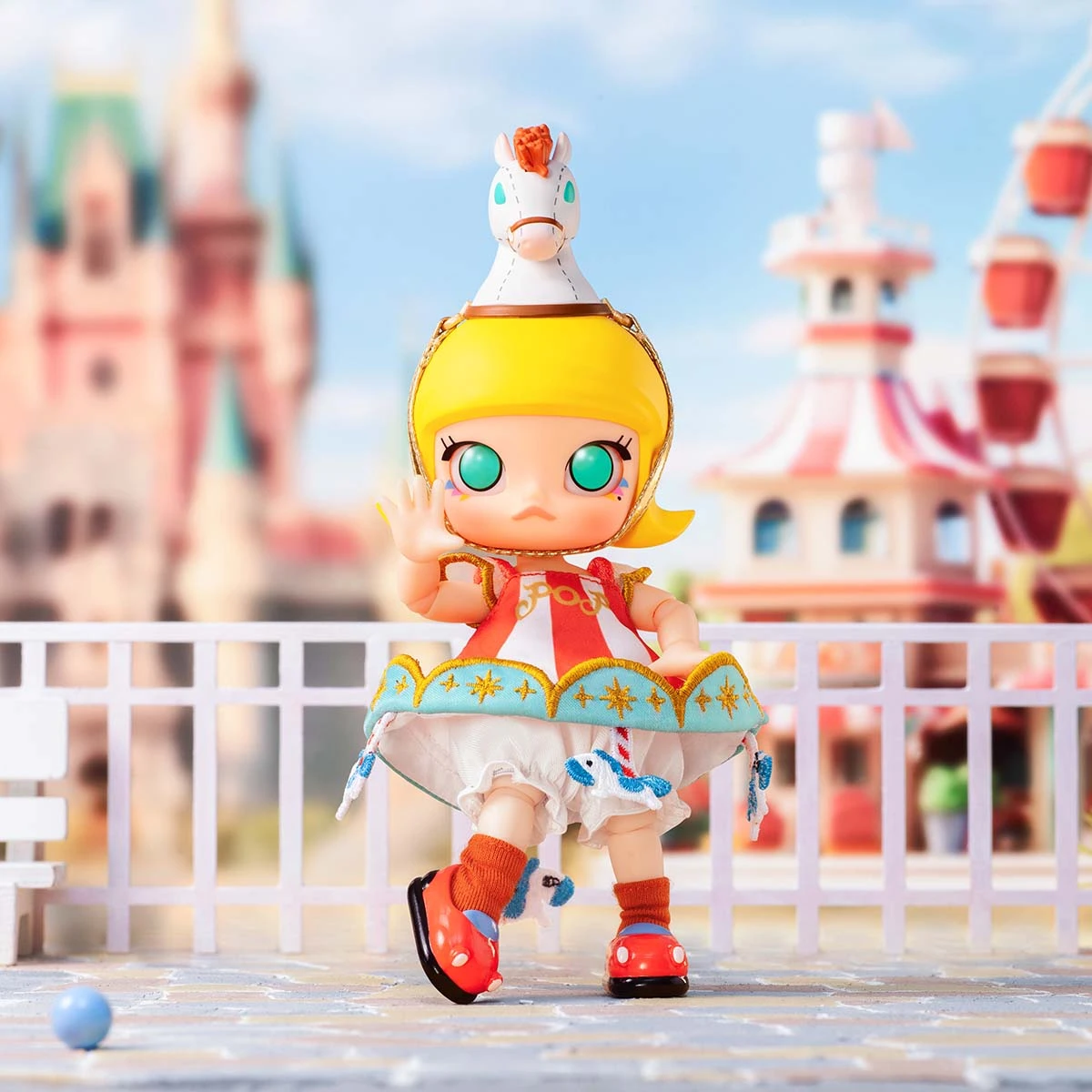 MOLLY Carousel Action Figure 4 MOLLY Carousel Action Figure - Image 4